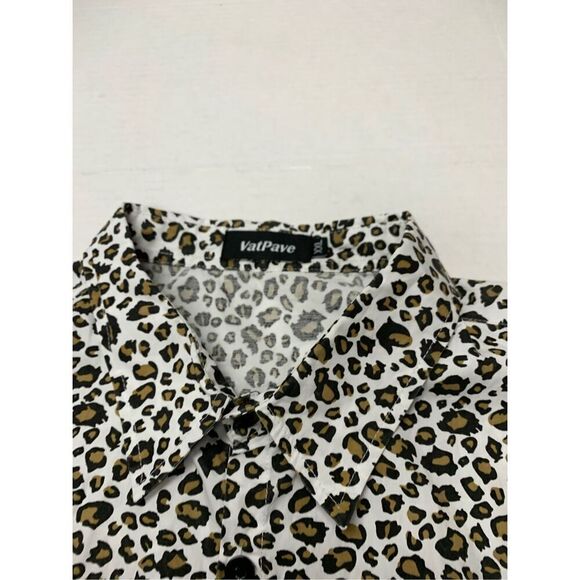 Cheetah Patterned Button Down Top - Picture 5 of 8